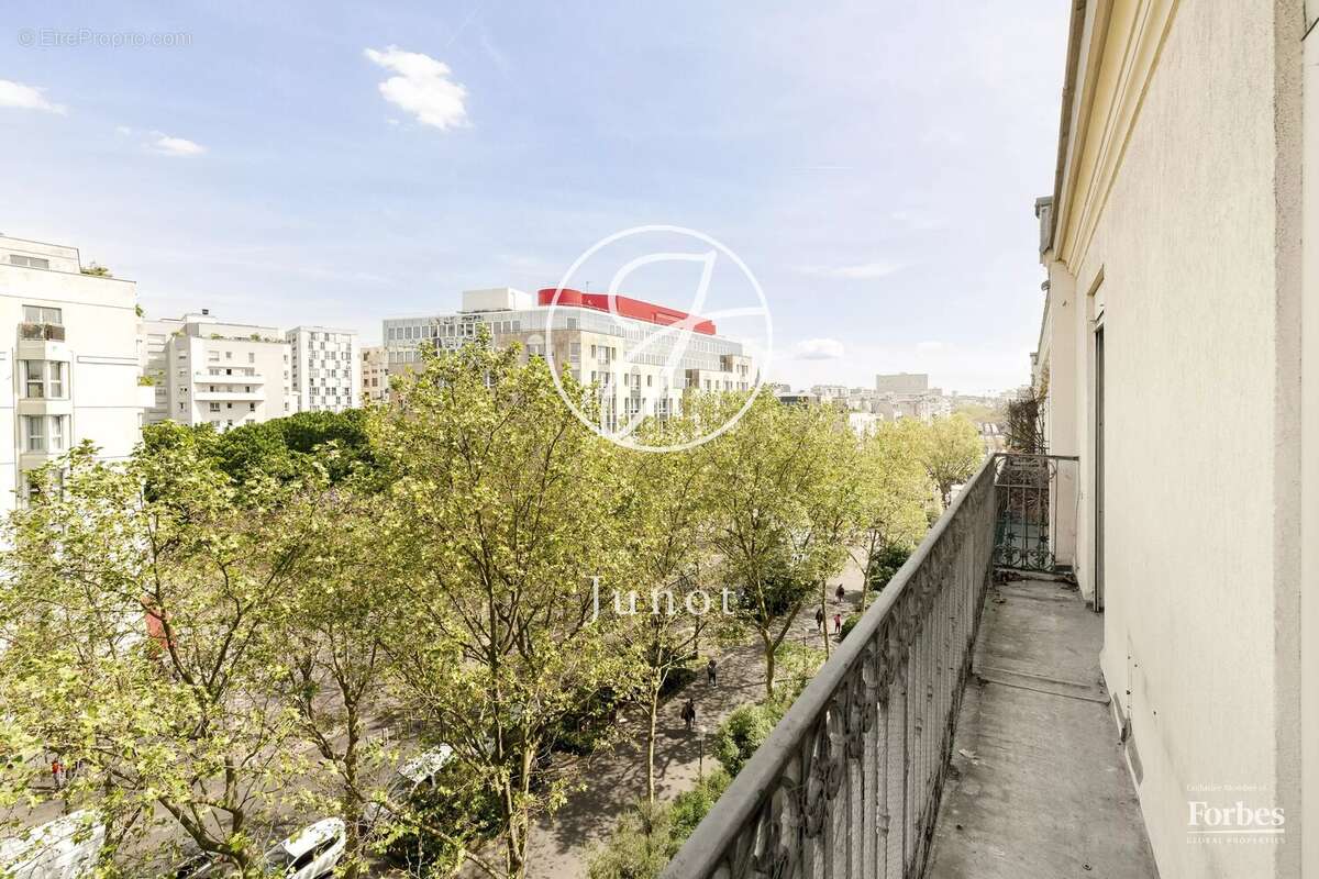 Appartement à PARIS-10E