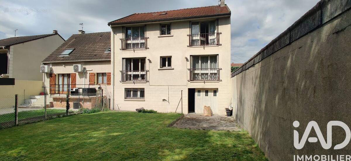 Photo 1 - Maison à LE BLANC-MESNIL