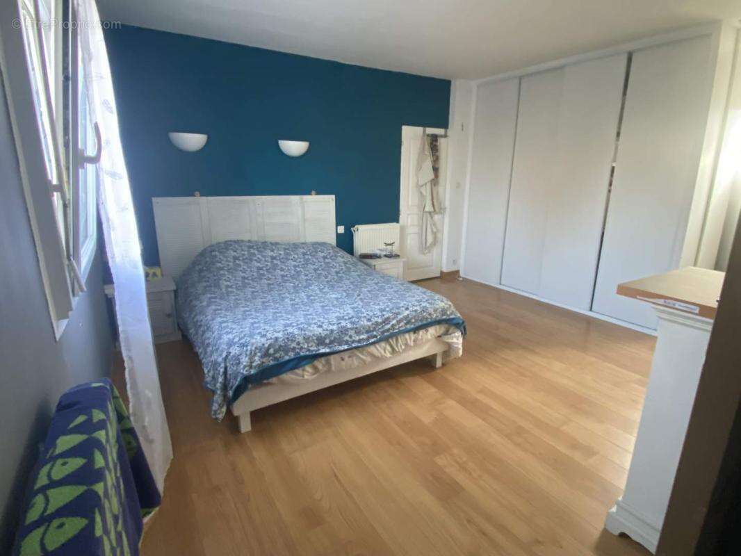 Appartement 338 m² à Fougeres  - photo 5