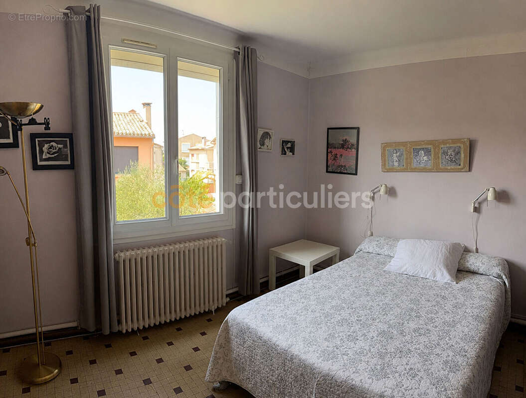 Quartier Pasteur . Maison des années 60 avec beau potentiel - photo 9