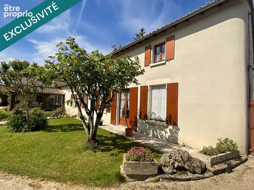 Photo 1 - Maison à CHEF-BOUTONNE