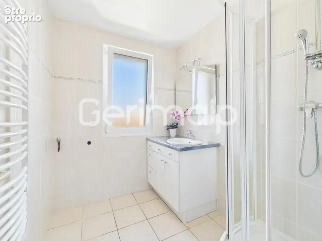 Vente - Appartement - 3 pièces + cuisine - 82,64 m² - 367 500 € - photo 11