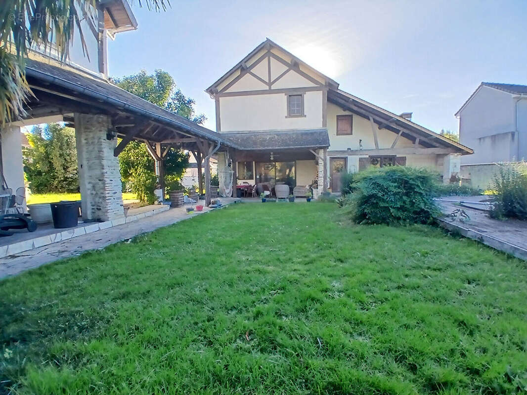 Maison à LONS