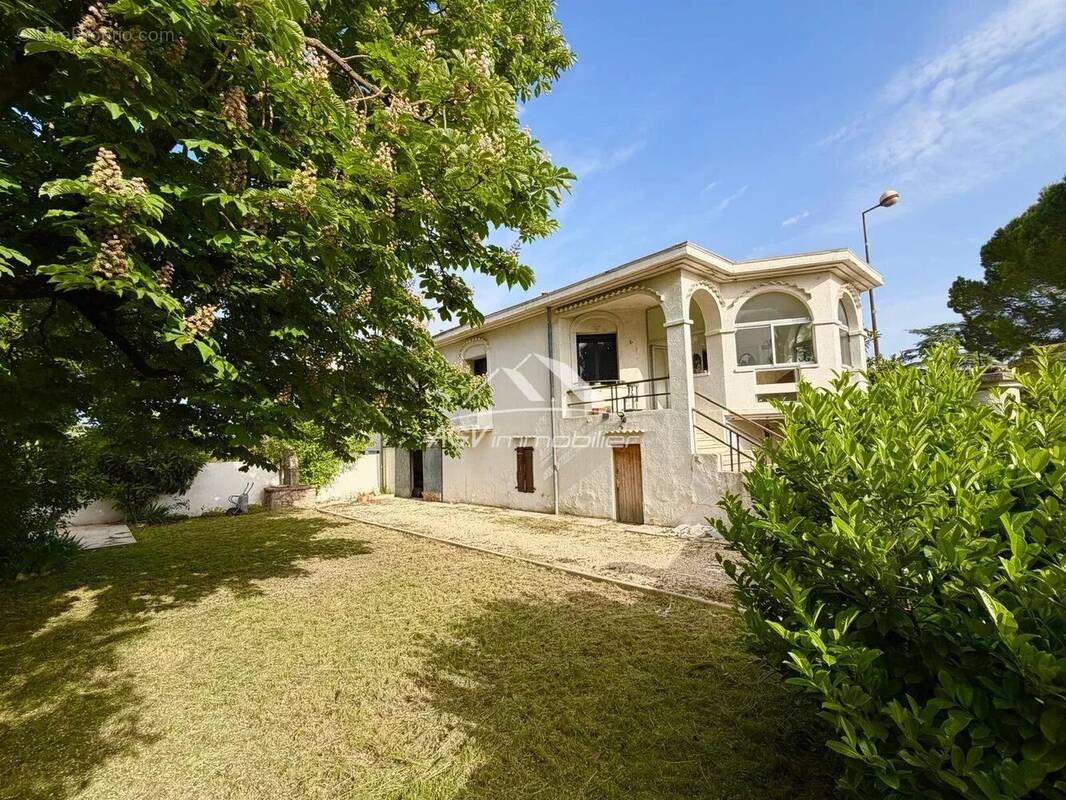 Maison à RIBAUTE-LES-TAVERNES