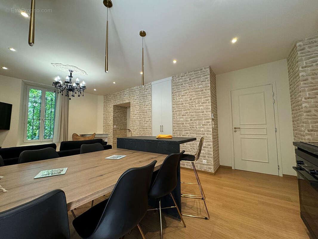 Appartement à CHATEAU-VILLE-VIEILLE