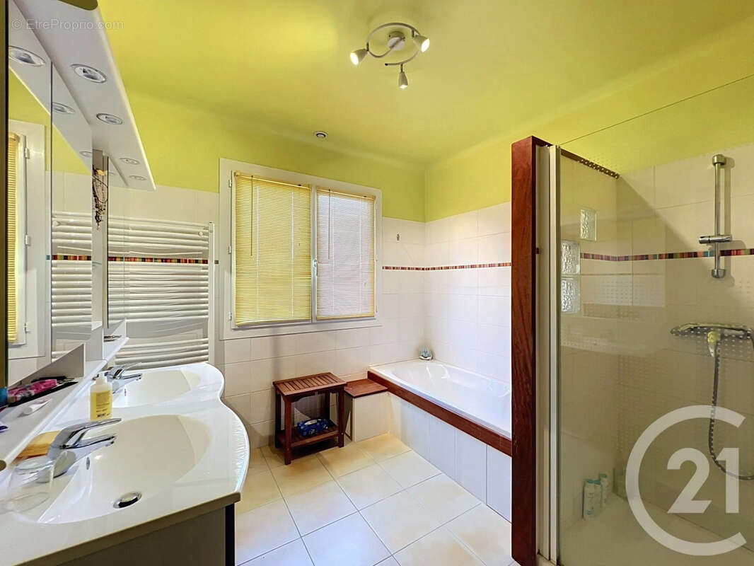 Maison 195 m² à Pavie  - photo 10