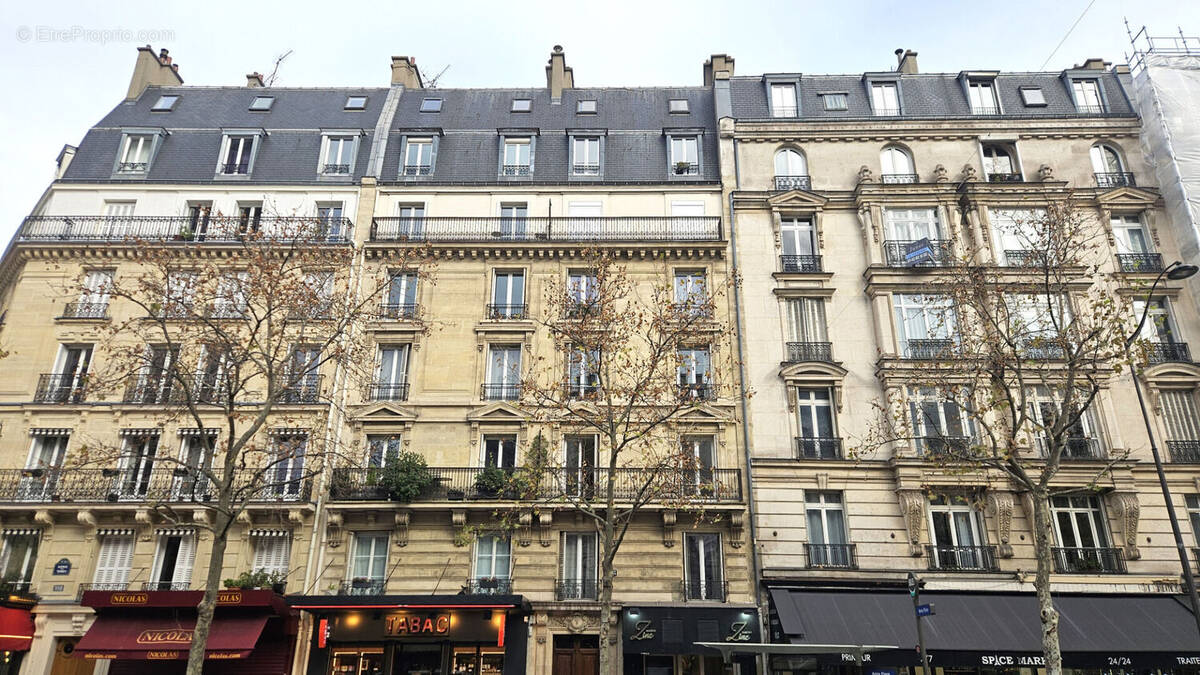 Appartement à PARIS-17E