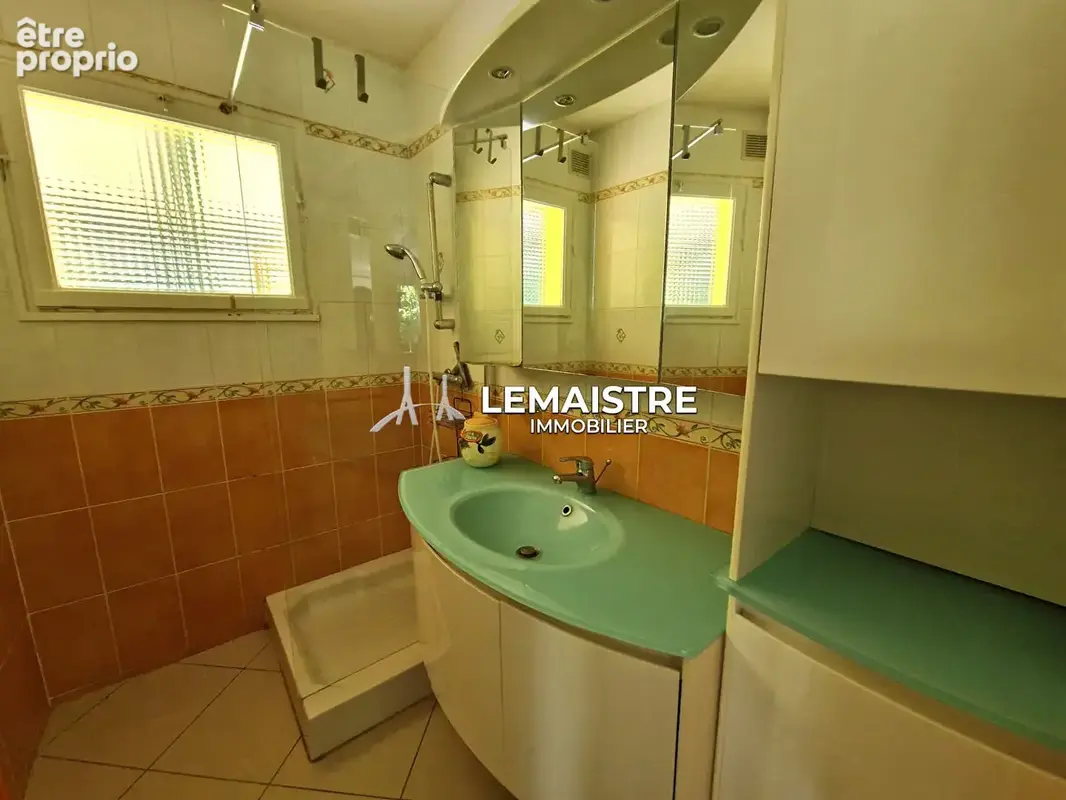 Maison familiale à vendre - Saint Romain De Colbosc centre - 124 m² - 4 chambres - photo 8
