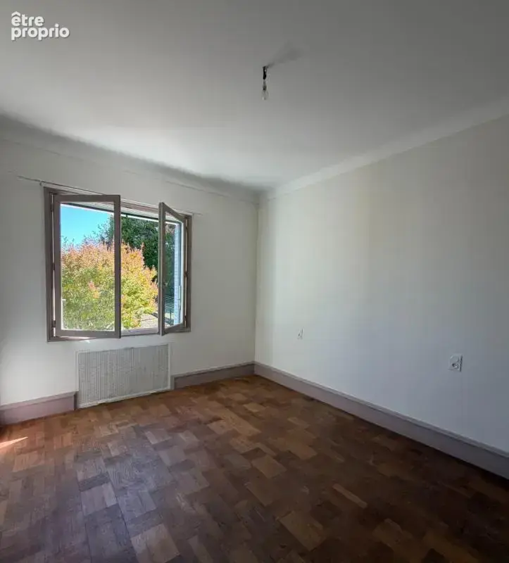Magnac sur Touvre. Maison 125 m² sur sous-sol avec terrain de 2204 m² - photo 10