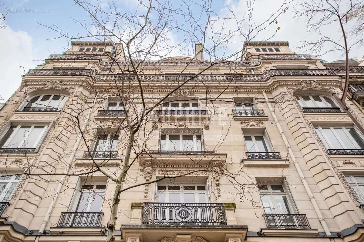 Appartement à PARIS-14E