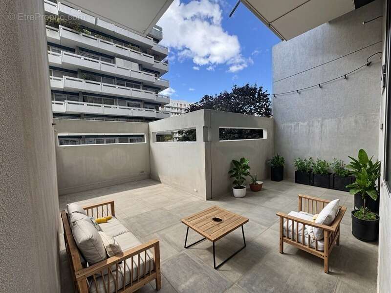 Appartement à PARIS-15E