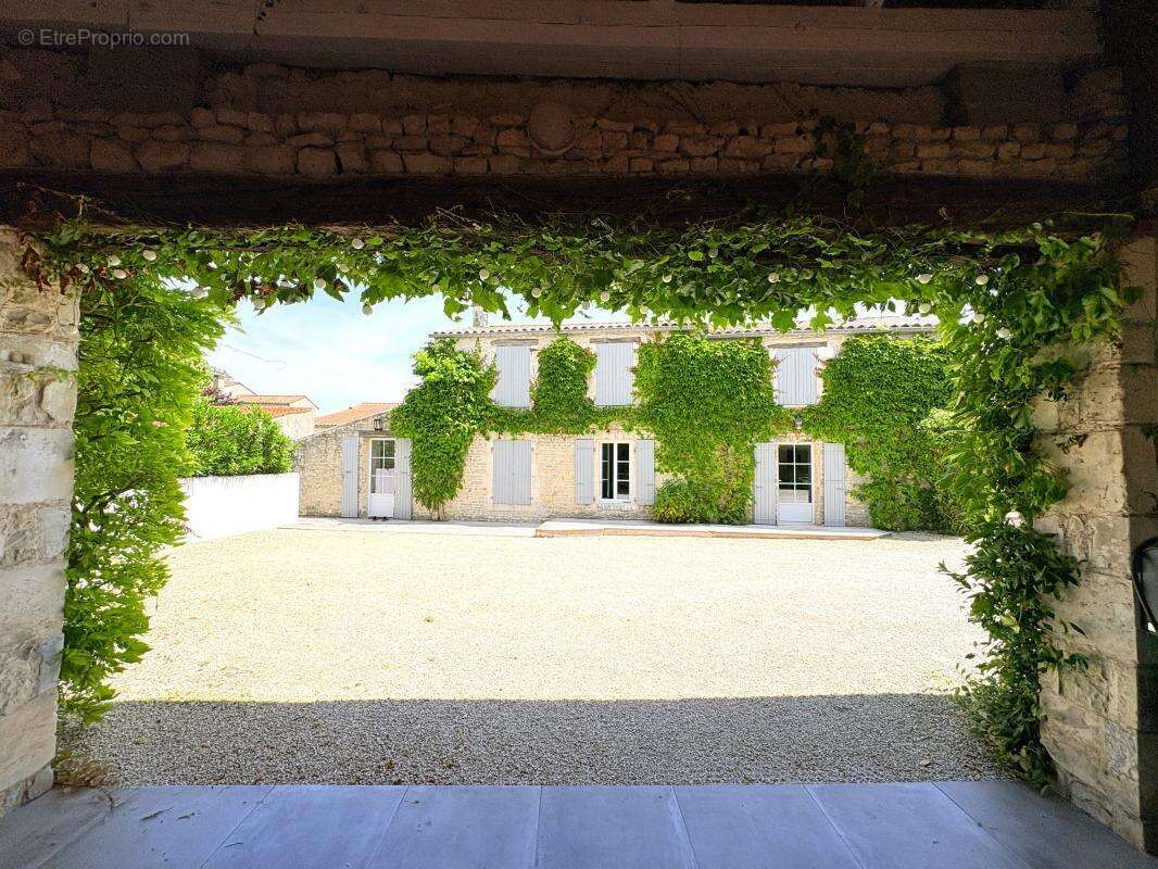 Maison à SAINT-XANDRE