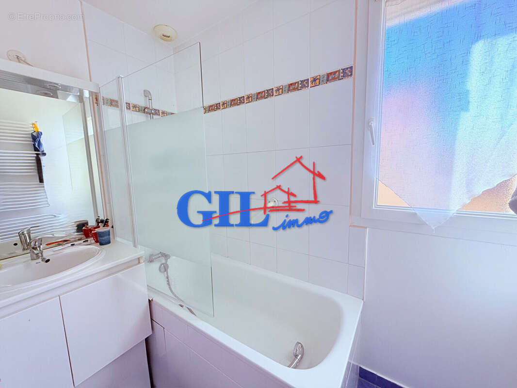 Maison à SAVIGNY-LE-TEMPLE