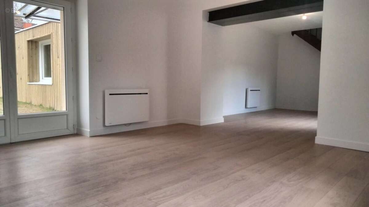 Maison à NEUVILLE-DE-POITOU