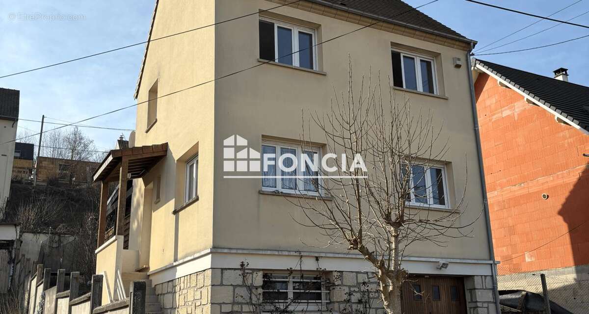 Maison à MARLY-LA-VILLE