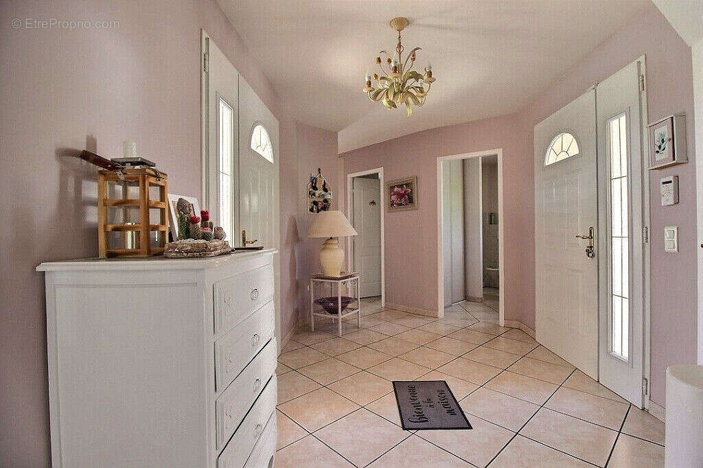 Maison à ROQUEBRUNE-SUR-ARGENS