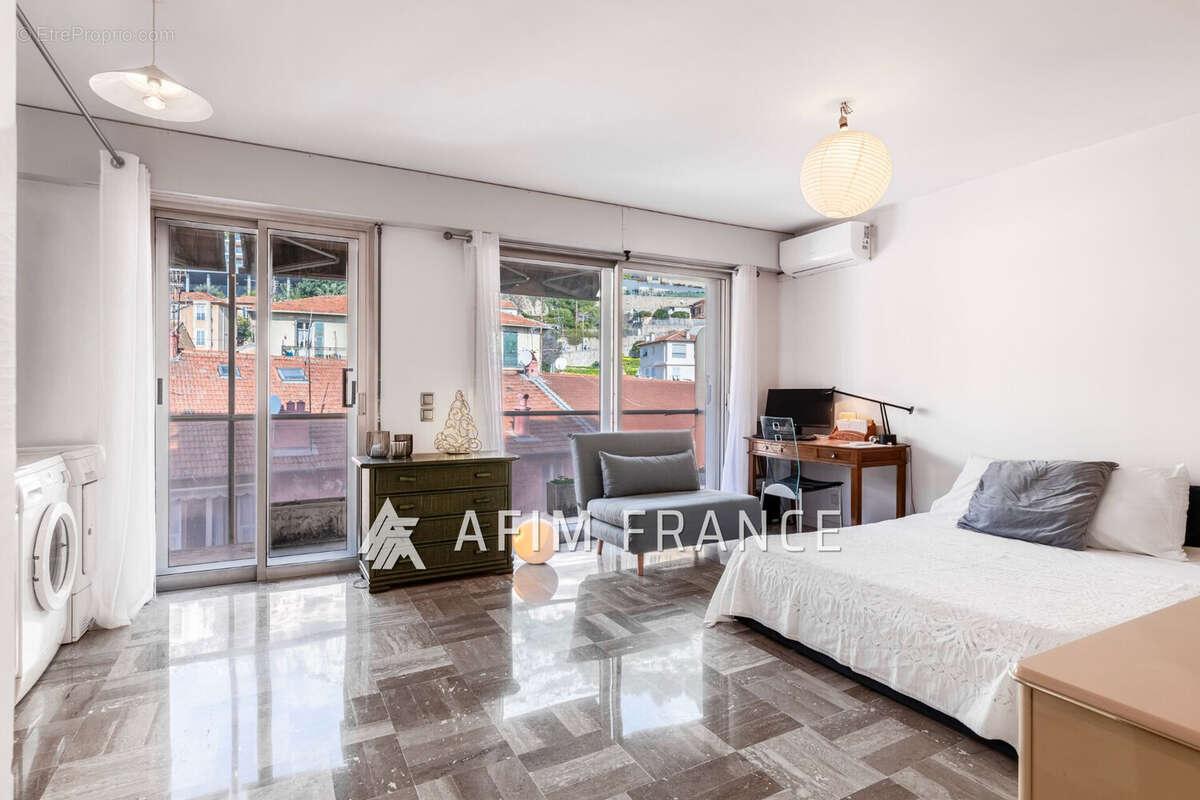 Appartement à ROQUEBRUNE-CAP-MARTIN