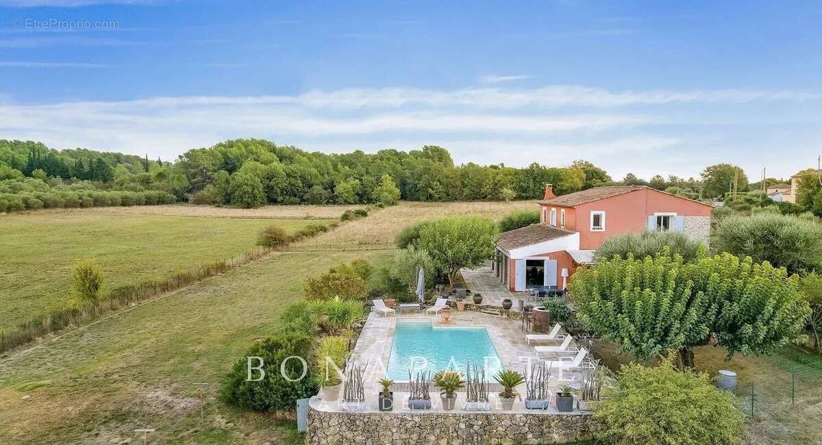 Bagnols-en-forêt - villa provençale - piscine et grand jardin - photo 3