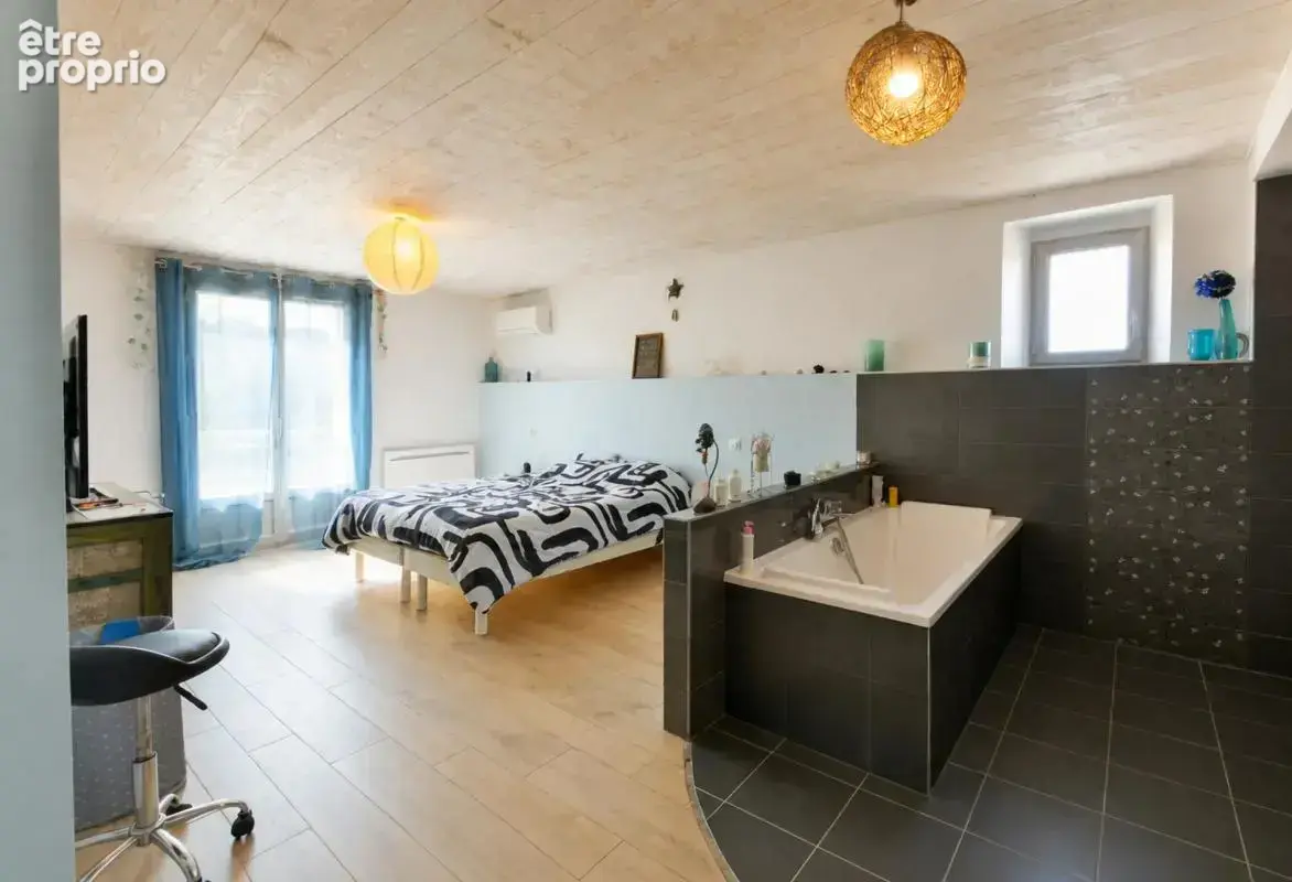 Maison de 8 pièces de 337 m² à La Sauvetat-de-Savères - photo 17