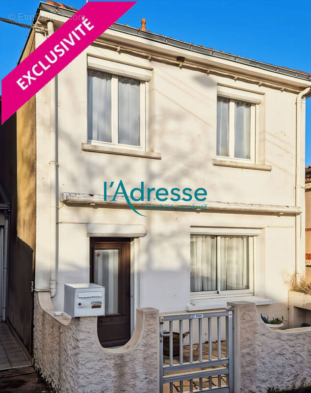 Maison à MONTREVAULT