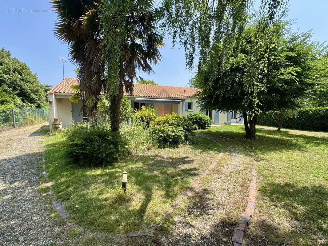 Maison à SAINT-HIPPOLYTE