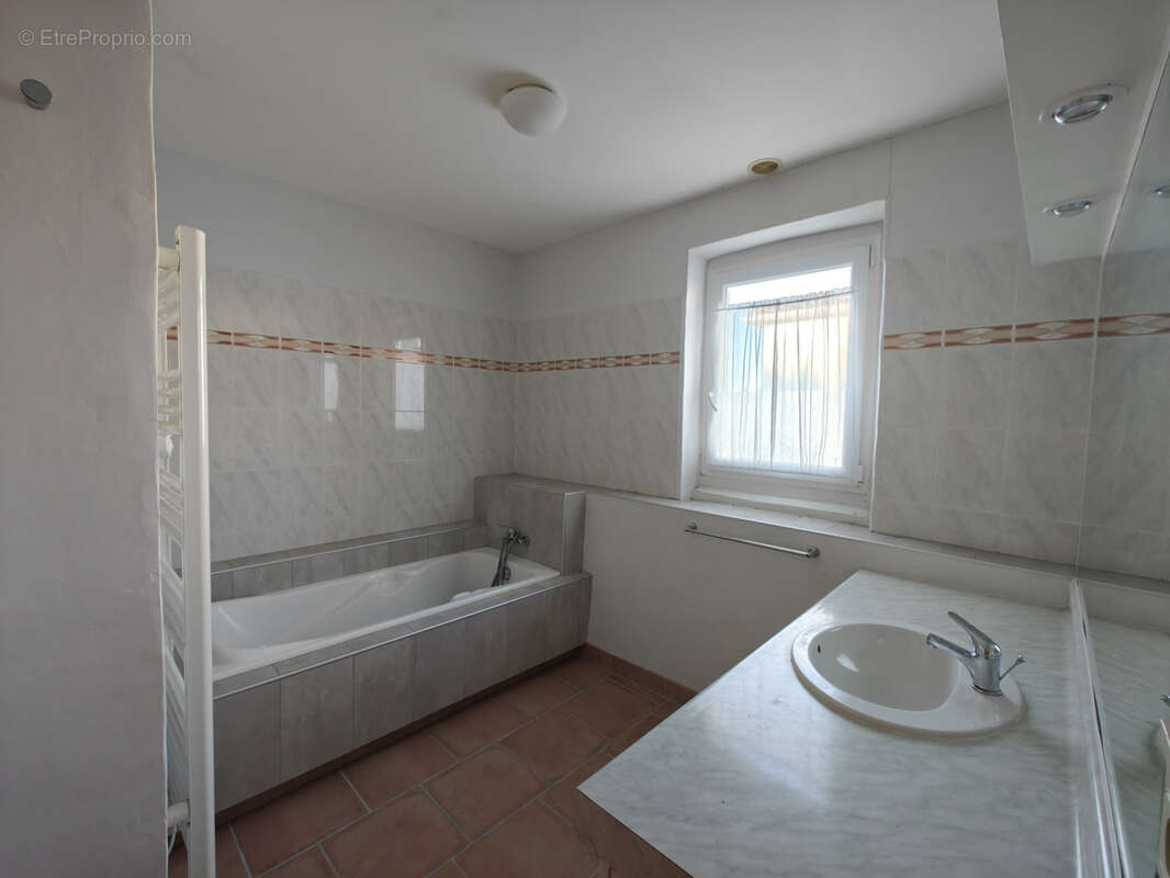 Maison à BELVEZE-DU-RAZES