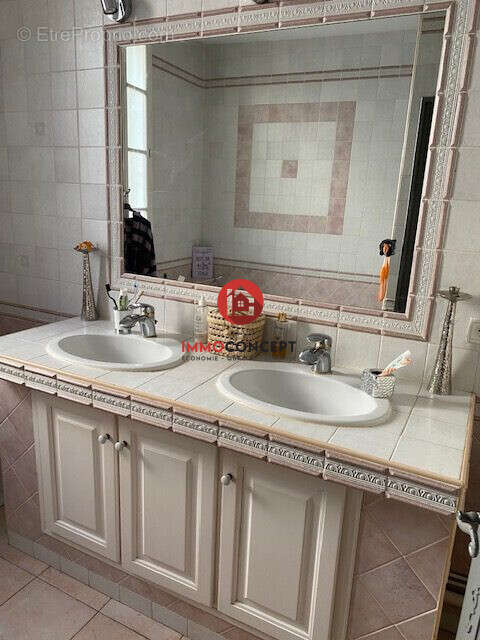 Maison à BAGNOLS-SUR-CEZE