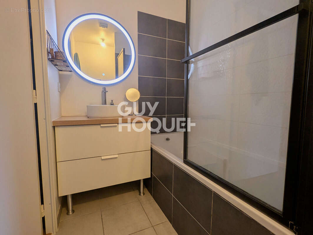 Maison à PONT-EVEQUE