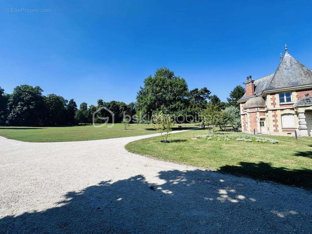 Appartement à BUSSY-SAINT-GEORGES