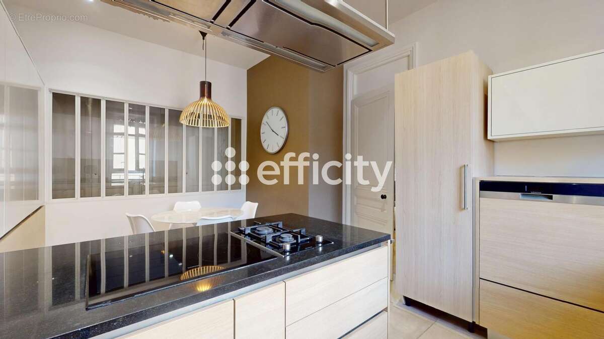 Appartement à LYON-6E