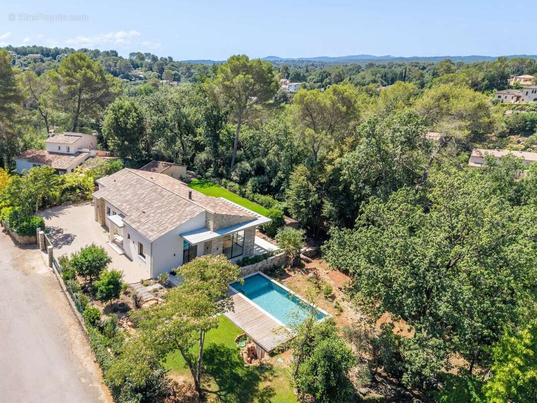 Maison à ROQUEFORT-LES-PINS