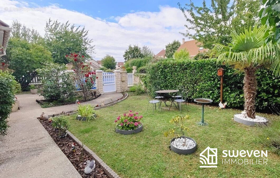 Maison à CHAUCONIN-NEUFMONTIERS