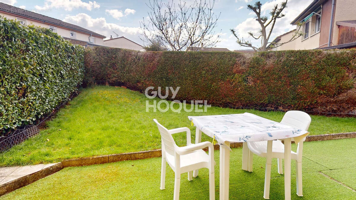 Maison à VAIVRE-ET-MONTOILLE