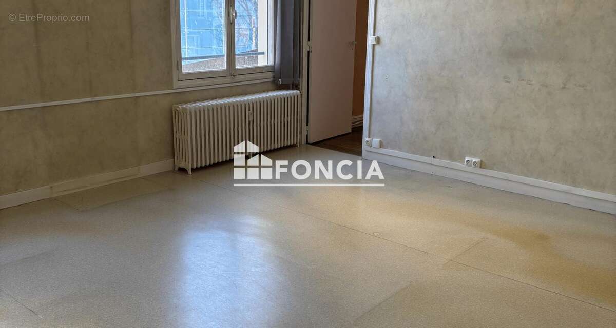 Exclusivite au 1er etage  proche maison de la culture appartement type 4 de 96.86 m2 avec cave - photo 3