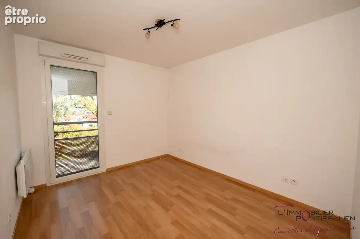 Pontarlier - les epinettes : appartement de type 3 avec ascenseur, terrasse, cave, box en sous-sol et parking - photo 5