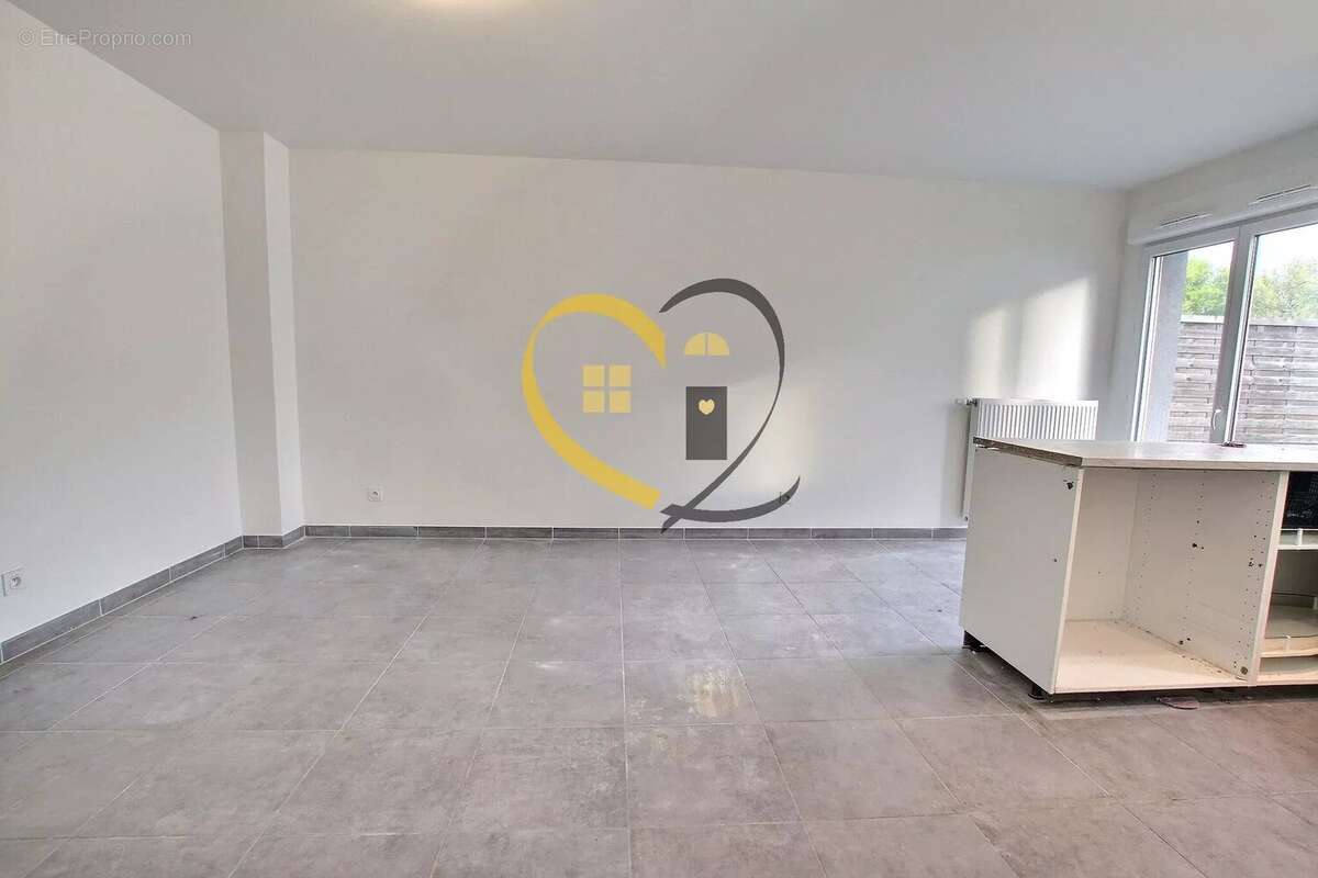 Maison à SAINT-JEAN-DE-BRAYE