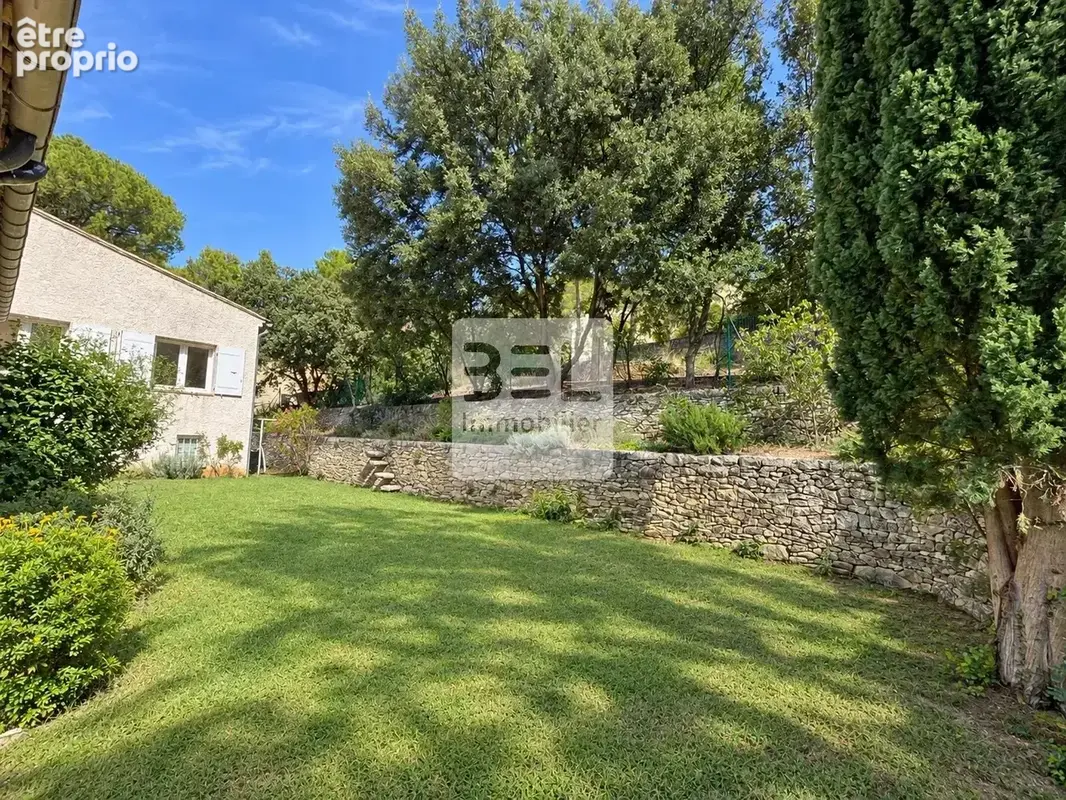 Sur les hauteur de Bagnols-sur-Cèze, belle villa de 5 chambres avec terrain de 1800 m2 - photo 6