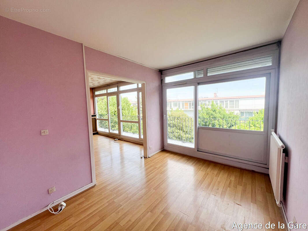 Appartement à HOUILLES