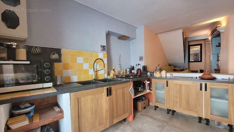 Authentique maison de village de 3 pièces avec cave voûtée et chambre à rénover_SIGONCE (04) - photo 5