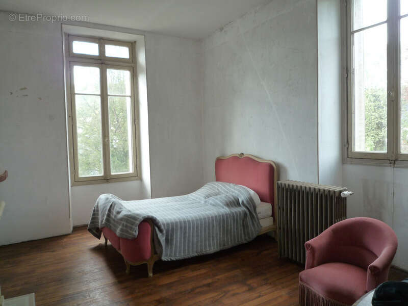 Maison à JAULGONNE
