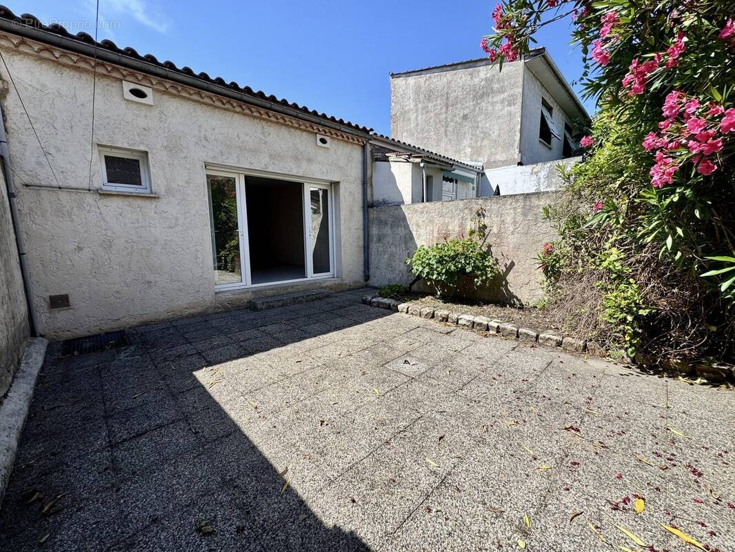 Cours  - Maison à BORDEAUX