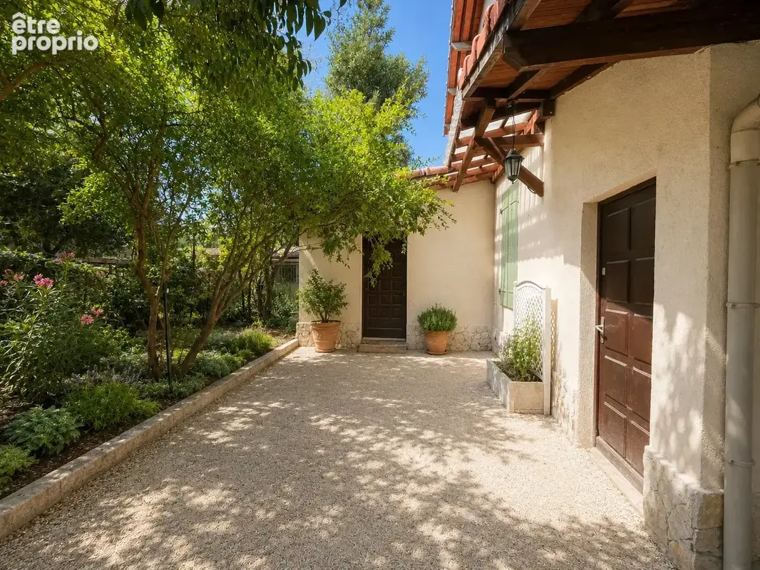 À VENDRE   Maison d’environ 110 m2 avec jardin   Marseille 9e - photo 2