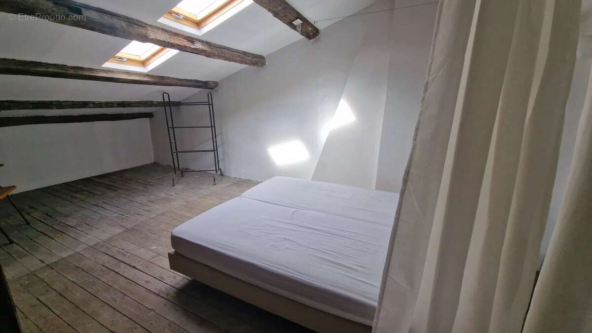 Bel appartement au cœur du village à terminer. - photo 7
