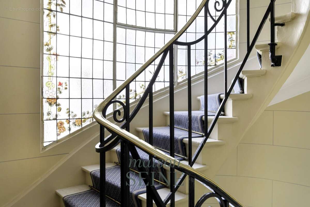 Appartement à NEUILLY-SUR-SEINE