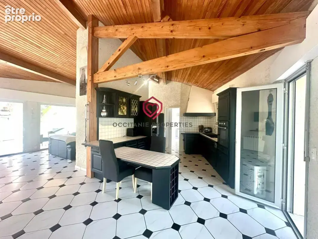 Superbe maison d’architecte avec piscine et dépendances - photo 9