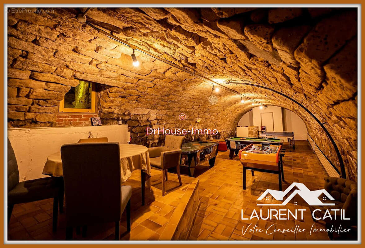 Commerce à VALLON-PONT-D&#039;ARC