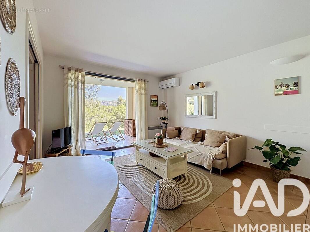 Photo 1 - Appartement à SAUMANE-DE-VAUCLUSE