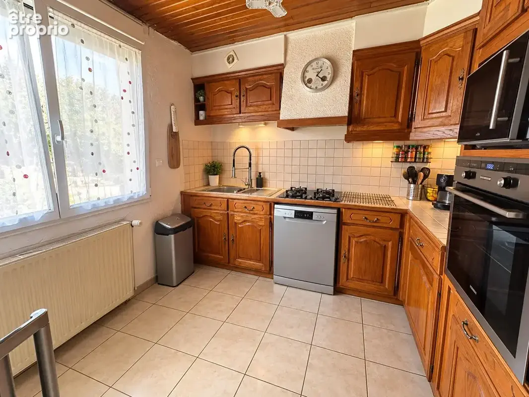 Maison familiale avec sous-sol total et terrain de 600 m² - photo 4