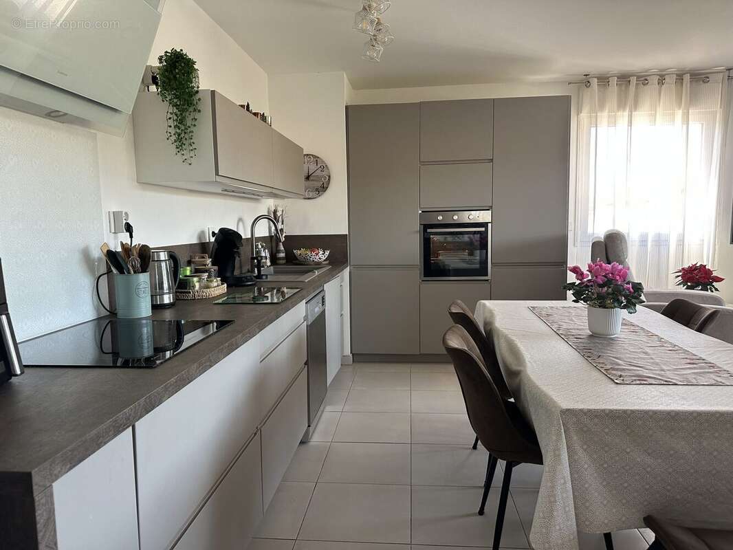 Appartement à SAINT-CYR-SUR-MER