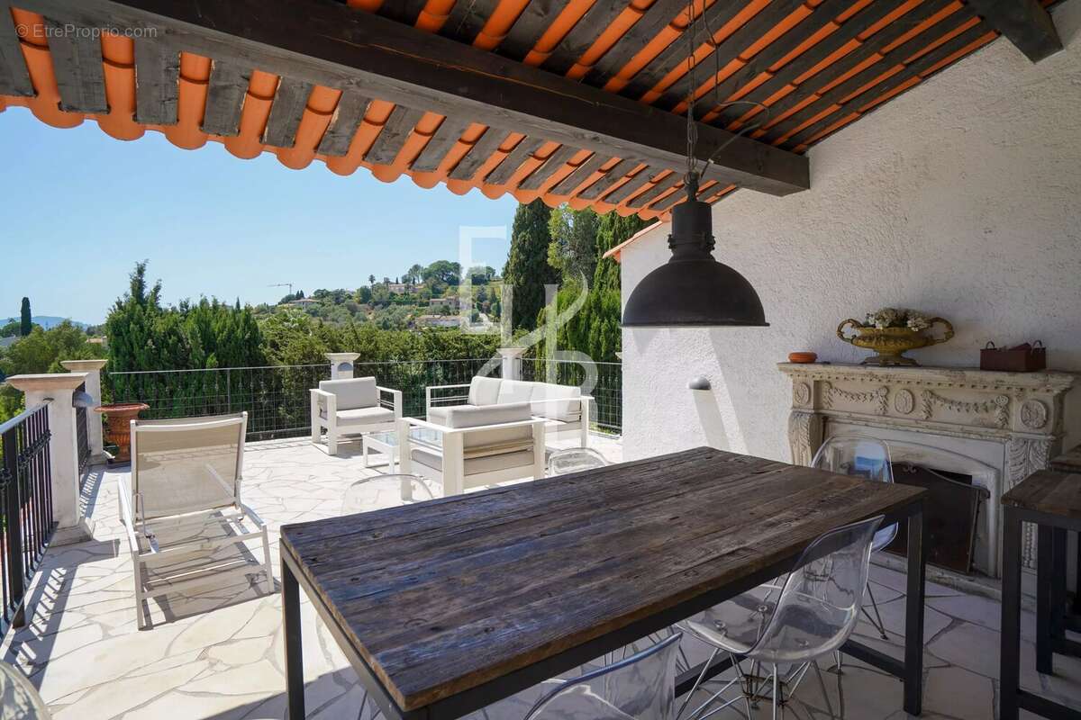 Maison à MOUGINS